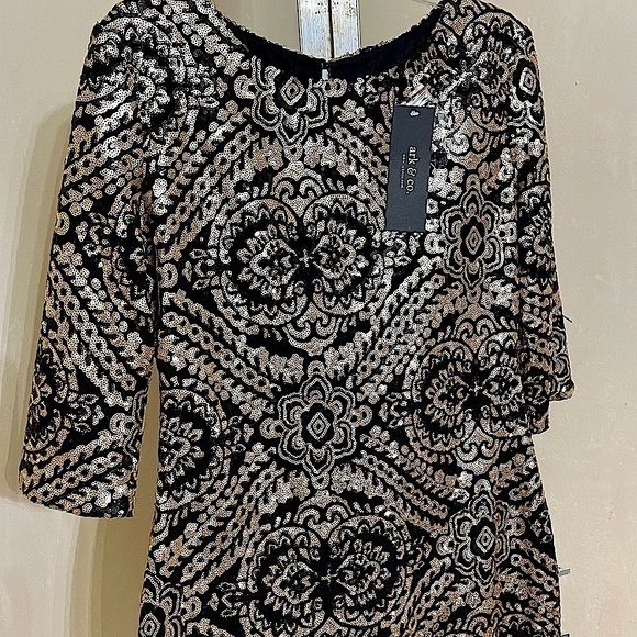 ARK&CO 3/4 SLEEVE BLACK/GOLD SEQUIN DRESS SZ LARGE - Picture 2 of 16
